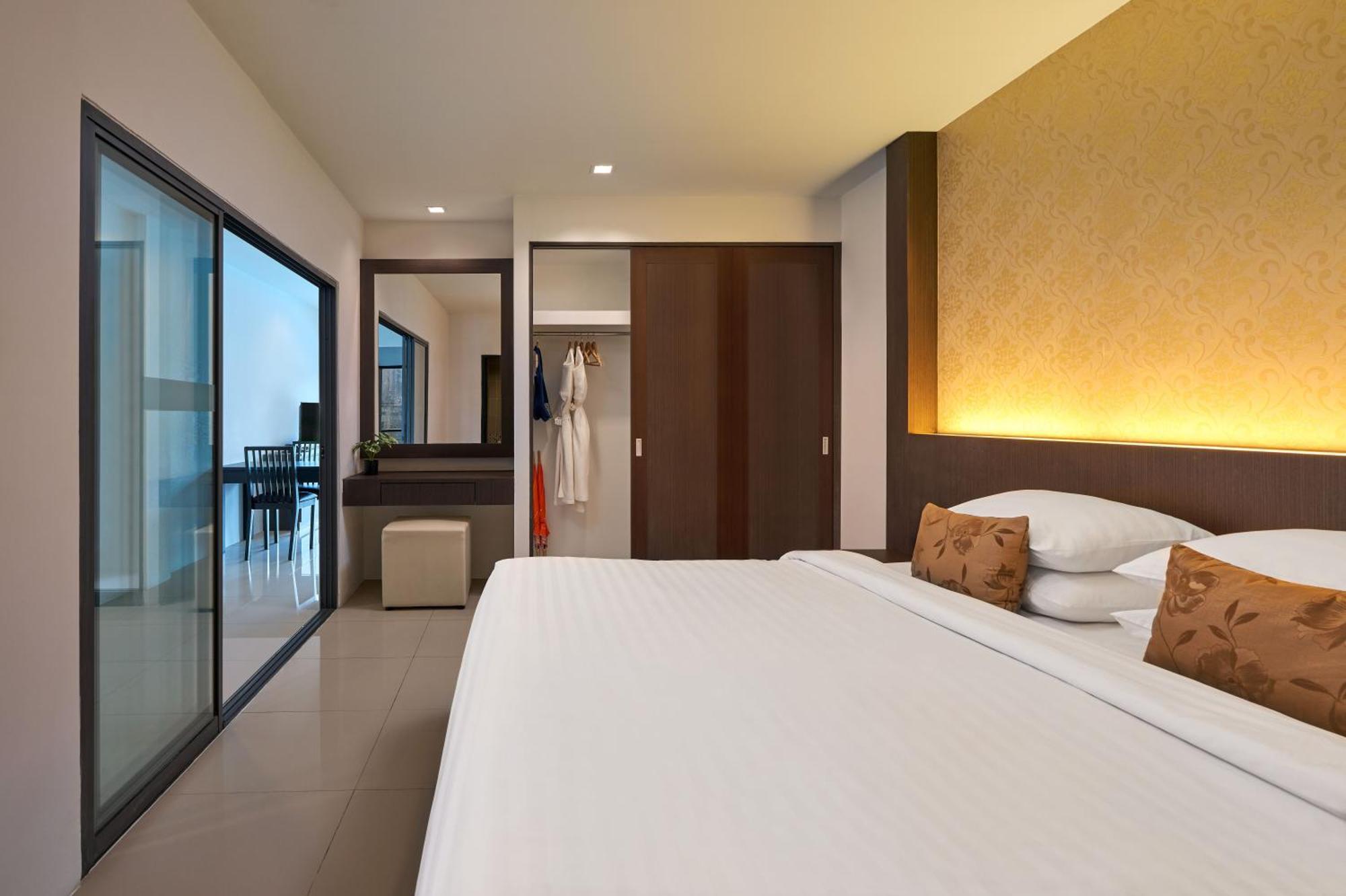 Patong Bay Hill Otel Dış mekan fotoğraf