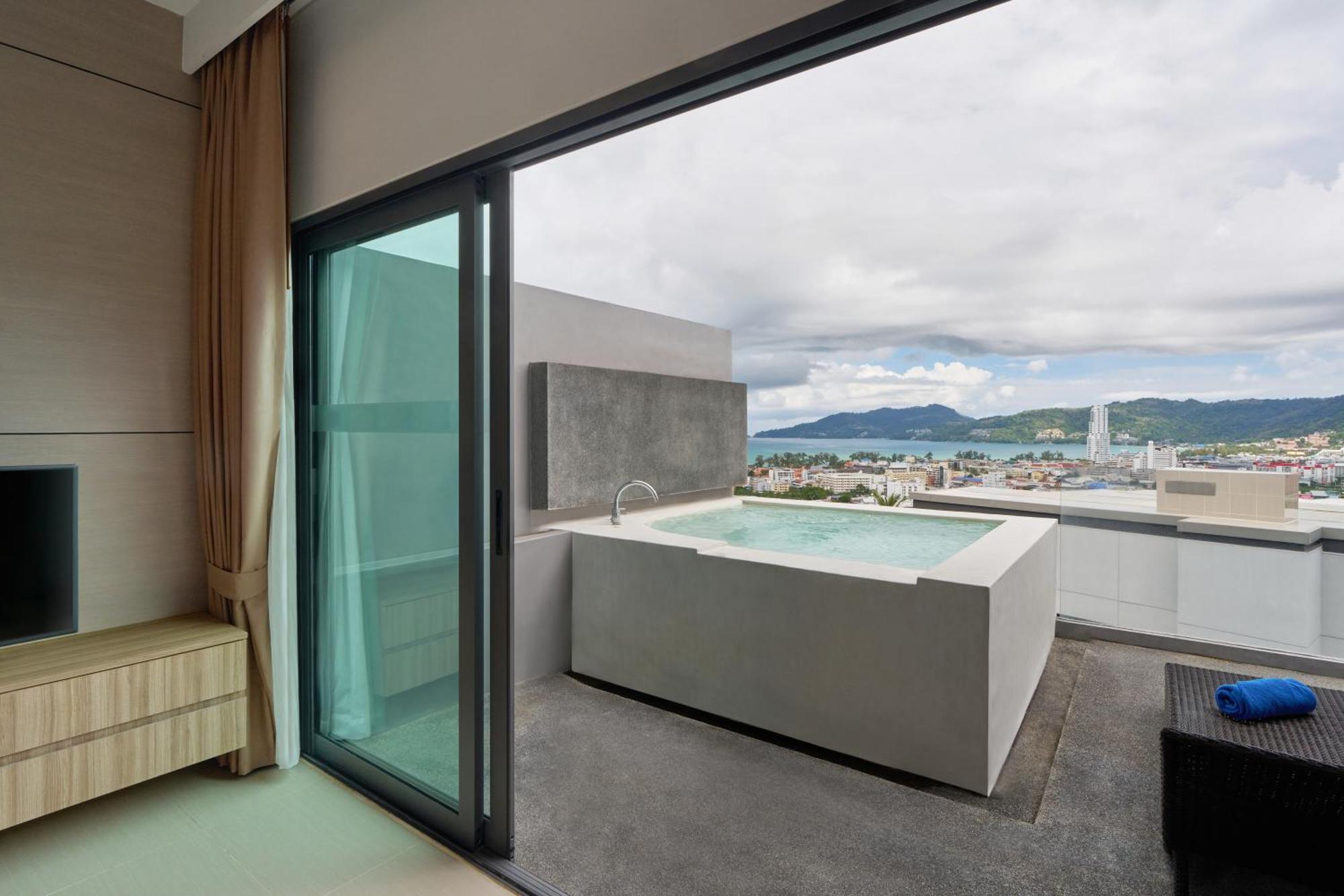 Patong Bay Hill Otel Dış mekan fotoğraf
